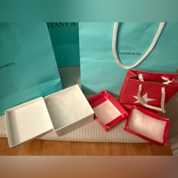Imperfect Lot: 3 Tiffany & Co. Blue Shopping Bags & 2 Macy's jewelry Boxes & bag - Picture 2 of 11